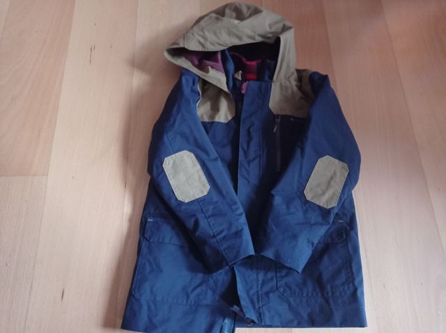Chubasquero- abrigo de Decathlon.6 años