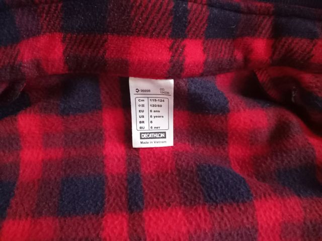 Chubasquero- abrigo de Decathlon.6 años