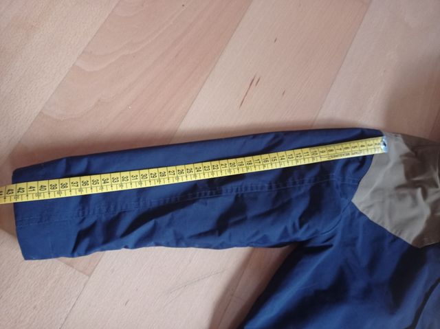 Chubasquero- abrigo de Decathlon.6 años
