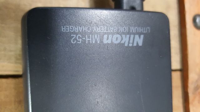 Cargador batería cámara Nikon mh52