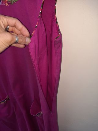 Vestido con flores bordadas