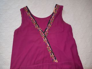Vestido con flores bordadas