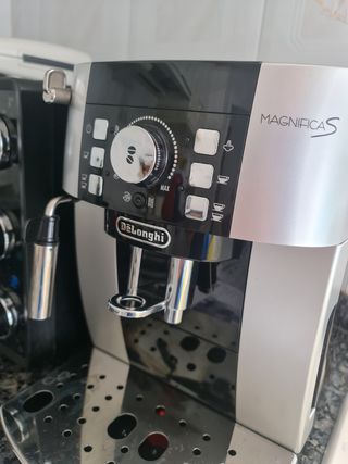 Cafetera superautomatica delonghi Magnífica2