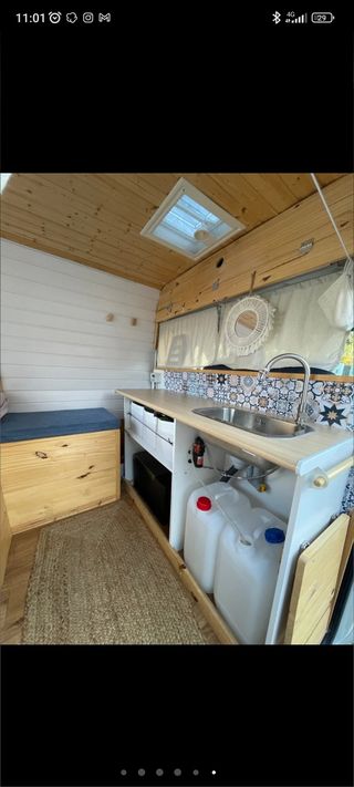 Furgoneta camper del 2001 lista para vivir