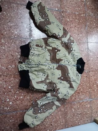 cazadora militar