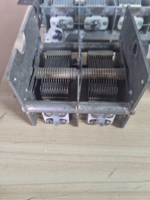 Condensadores variables , coste unitario