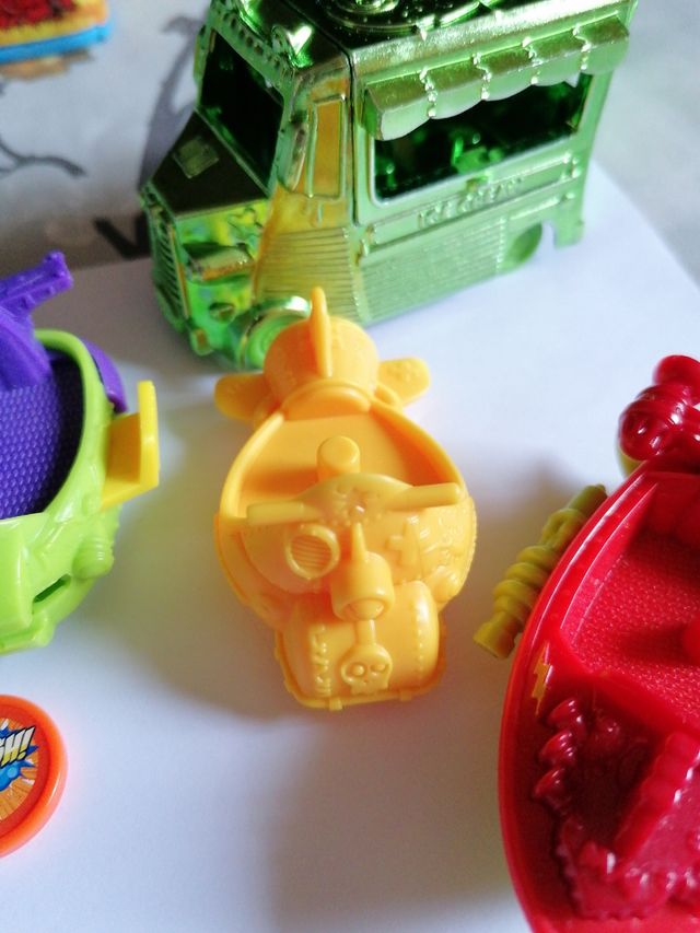 Heladería zomlings y vehículos,súper zings