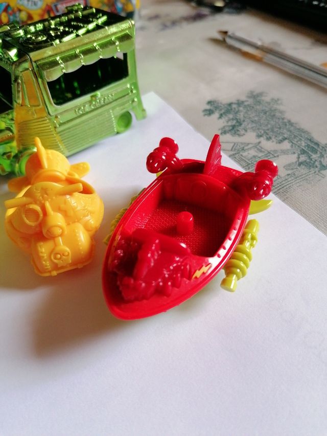 Heladería zomlings y vehículos,súper zings