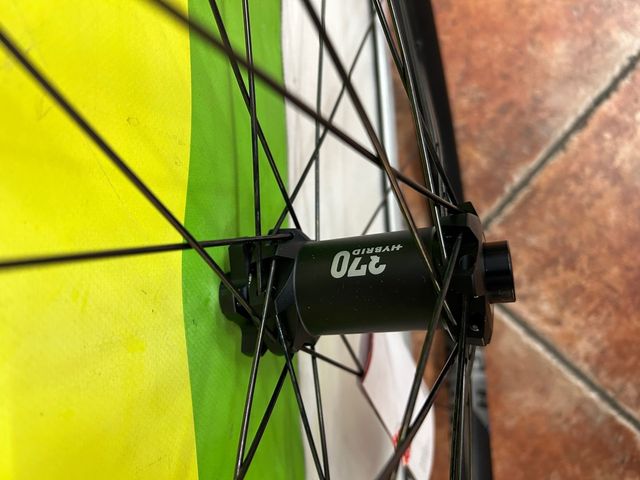 juego ruedas dt swiss h1900 hybrid nuevas 