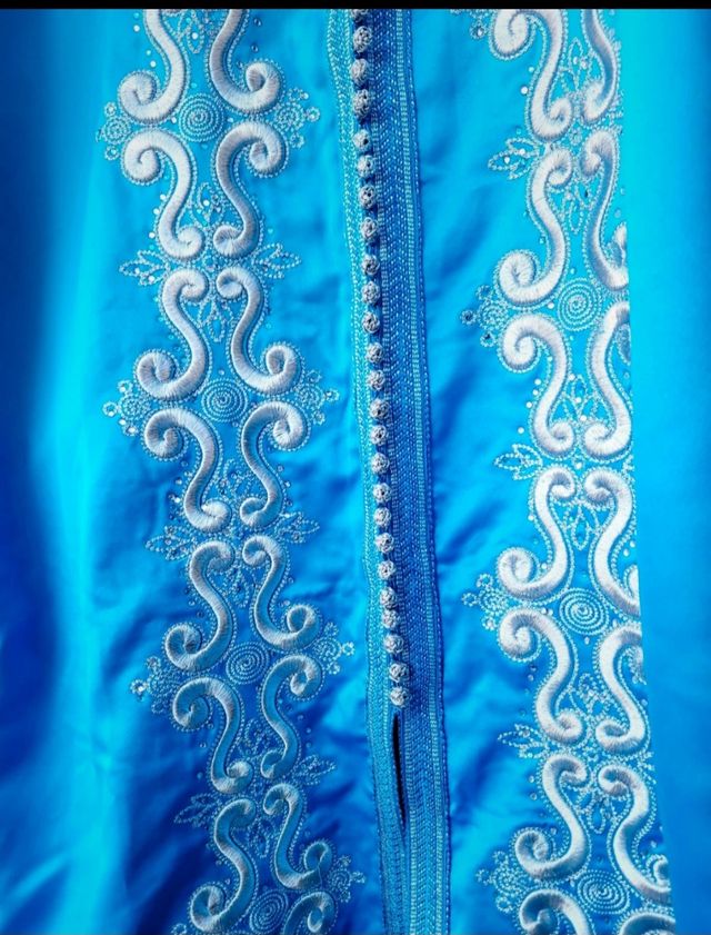 Kaftan bordado a mano