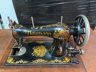 Máquina de coser Naumann