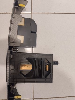 marco frontal Toyota avensis año 2006