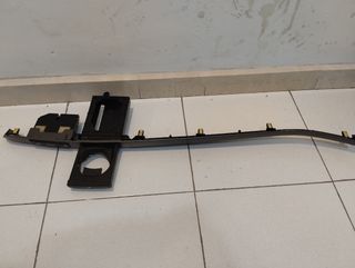 marco frontal Toyota avensis año 2006