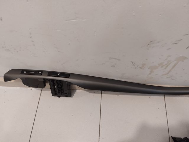 marco frontal Toyota avensis año 2006