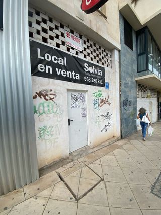 Local en bulevar Primera línea