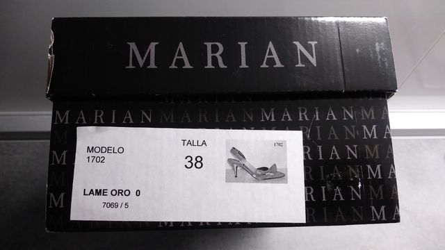 Zapato 38 dorado tacón