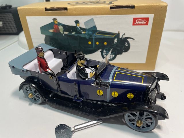 coche Faetón Paya hojalata  a cuerda