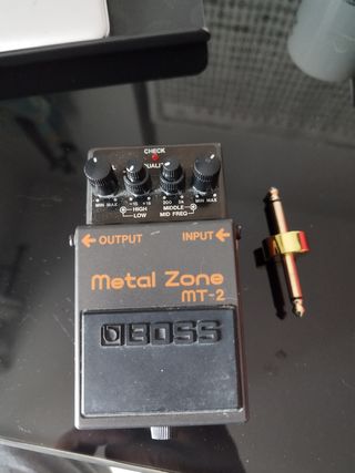 Pedal Boss metal zone mt-2