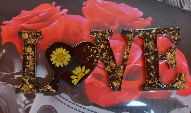 Decoración love de resina❤️