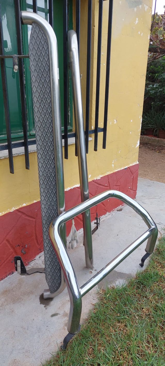 Para golpes y estribos laterales