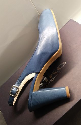Zapato 38 azul tacón