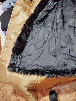 Chaquetón de pelo negro