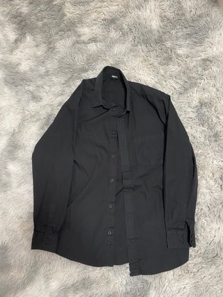 Camisa negra hombre