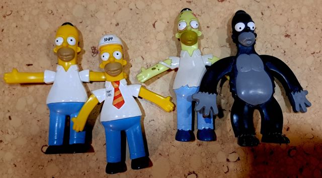 Set 4 figuras Homer estirable