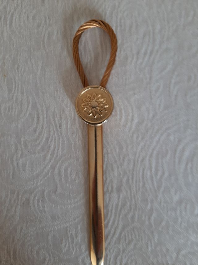 Abrecartas argentaria