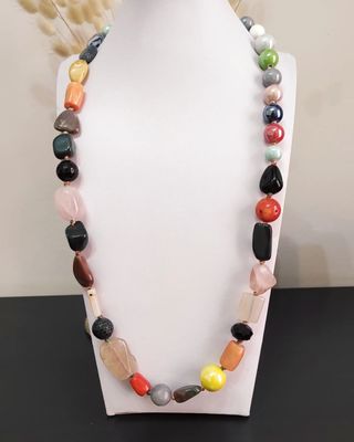 Collana in pietre naturali colorate