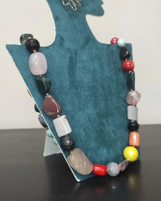 Collana in pietre naturali colorate