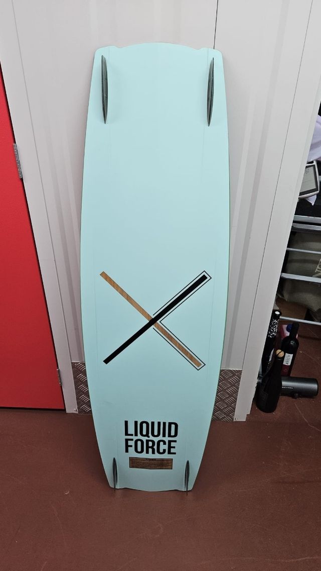 Equipación y cometa kite