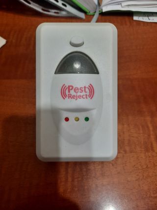Pest reject scaccia insetti, roditori e mosche
