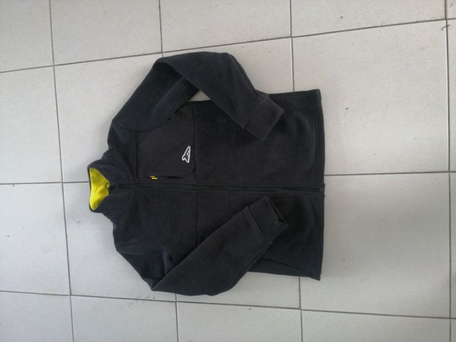 Chaqueta deportiva negra talla 12 años