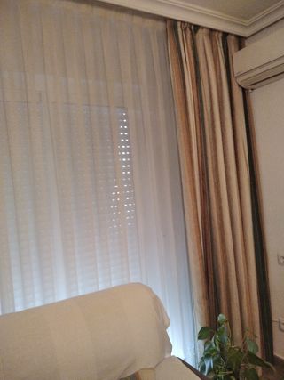 Cortinas salón ,falda mesa, cojines
