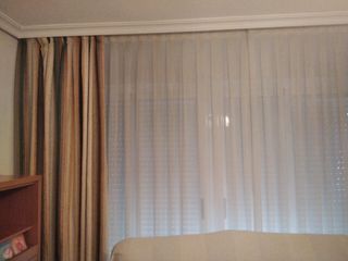 Cortinas salón ,falda mesa, cojines