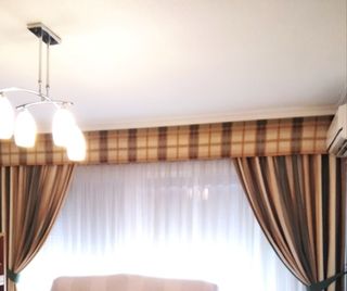 Cortinas salón ,falda mesa, cojines