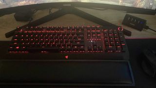 PC gaming completo (pantalla,teclado, ratón,micro)