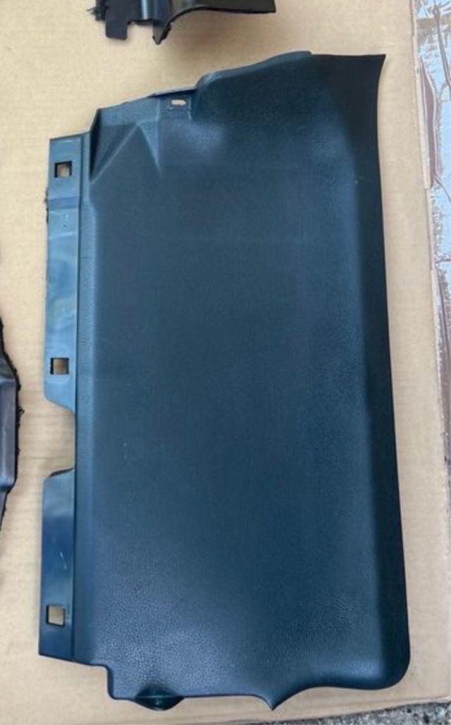 Mercedes W123 tapa salpicadero derecha