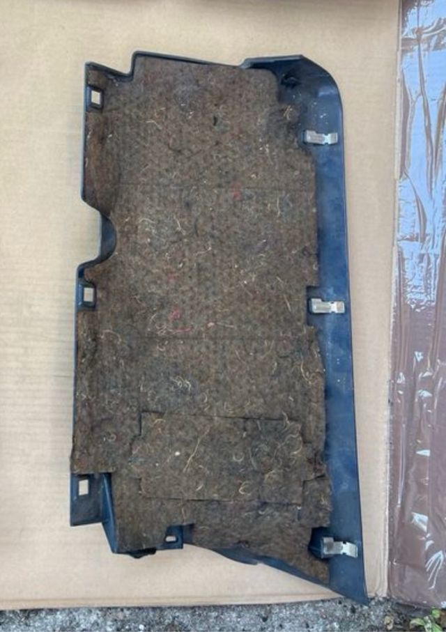 Mercedes W123 tapa salpicadero derecha