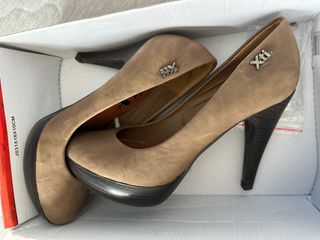 zapato tacón marrón xti sin estrenar