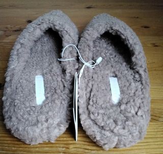 Zapatilla cuña pelo