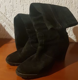 Botas em camurça pretas tamanho 36 salto alto