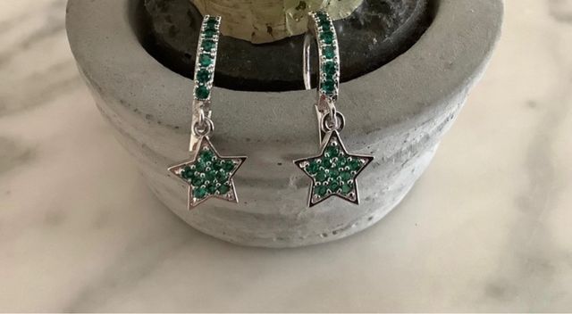 orecchini con strass verdi