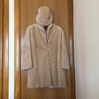 Abrigo chaquetón beige piel sintética talla XL