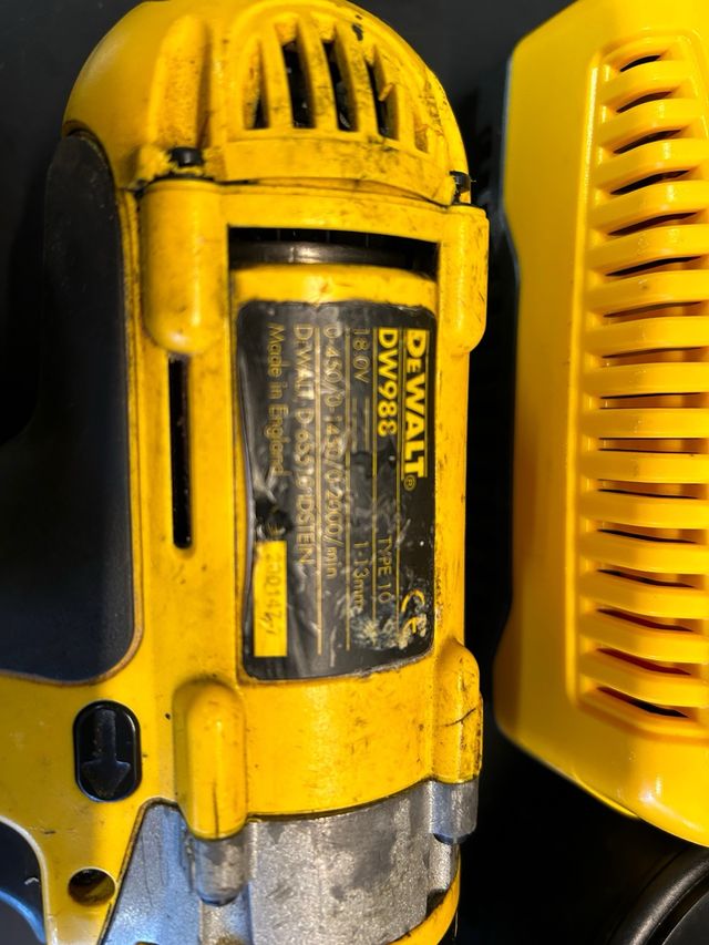 TALADRO DEWALT DC988