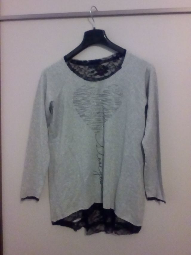 Maglia lurex grigio con pizzo nero