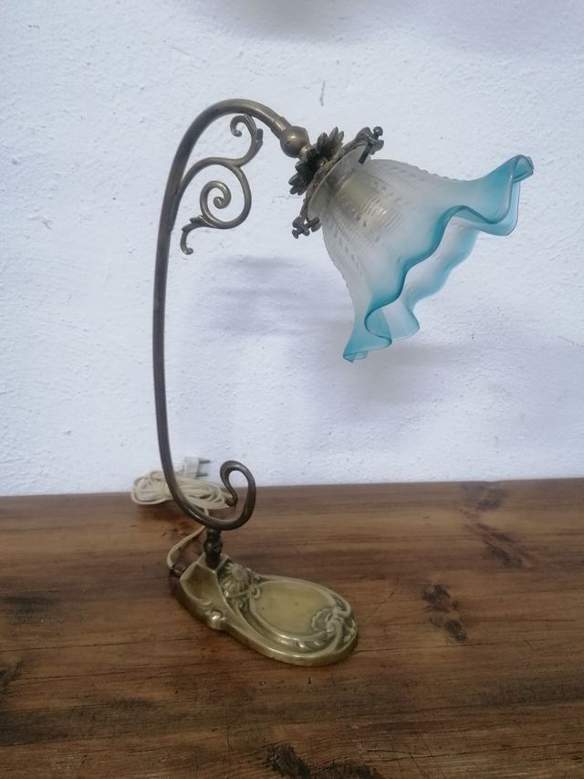 Lámpara antigua Modernista