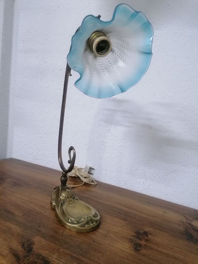 Lámpara antigua Modernista