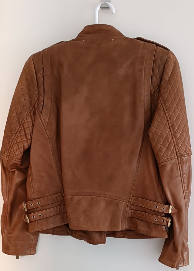 Chaqueta de piel marrón 